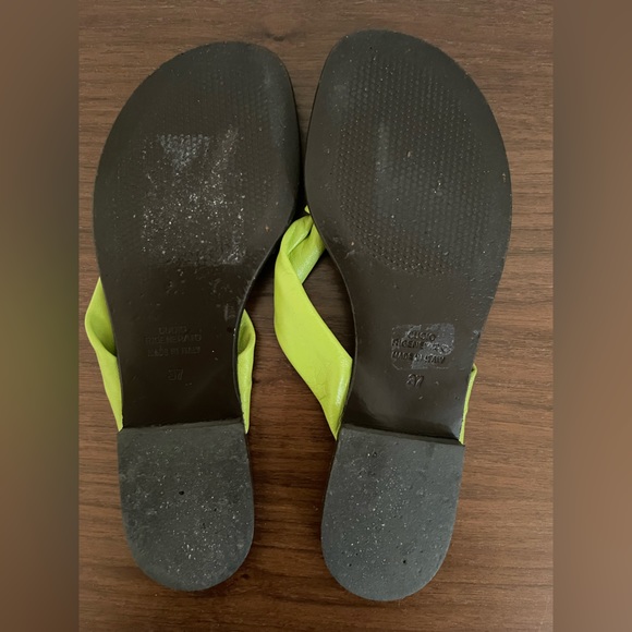 Made in Italy Lalu Green Flat Bonded Leather Sandals Size 37 - Picture 4 of 11